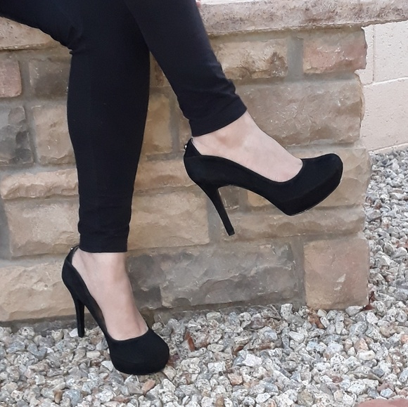 Black Guess shoes - Picture 1 of 2